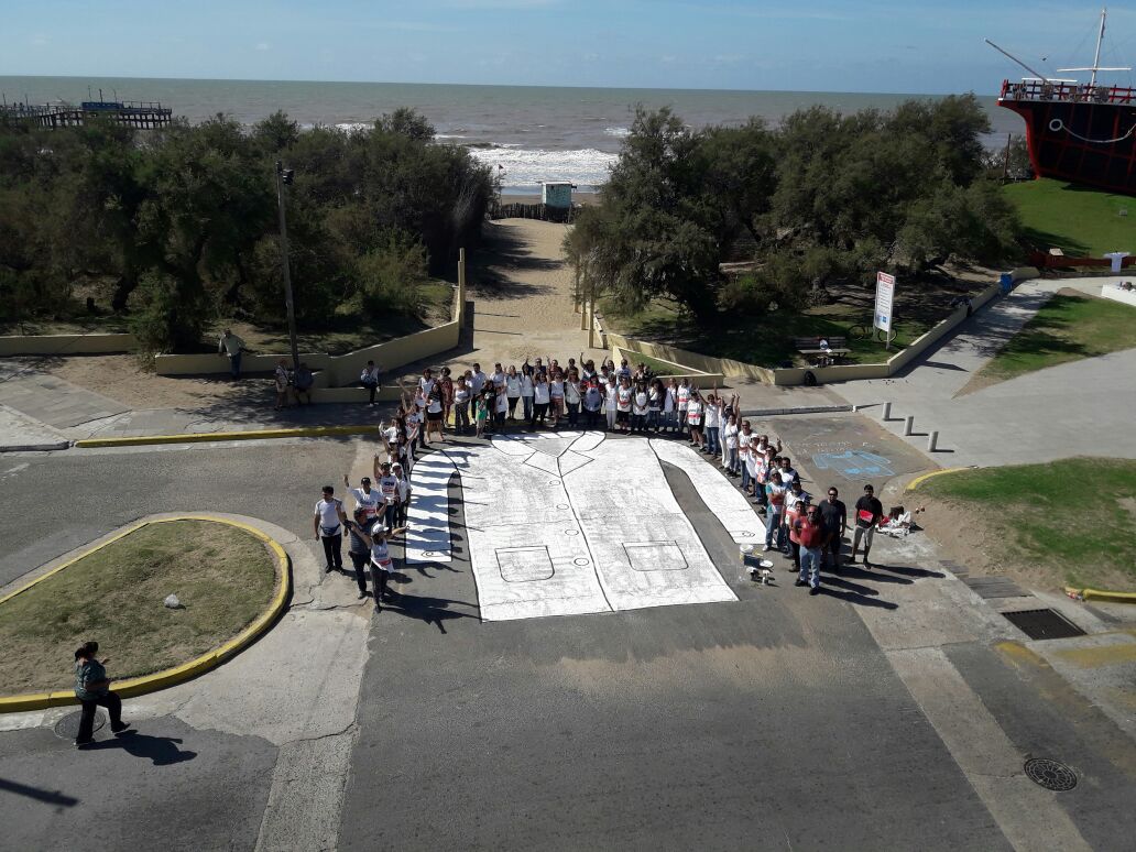 DOCENTES RESPONDEN CON ALTA ADHESIÓN AL PARO Y SE MOVILIZAN A PLAZA DE MAYO
