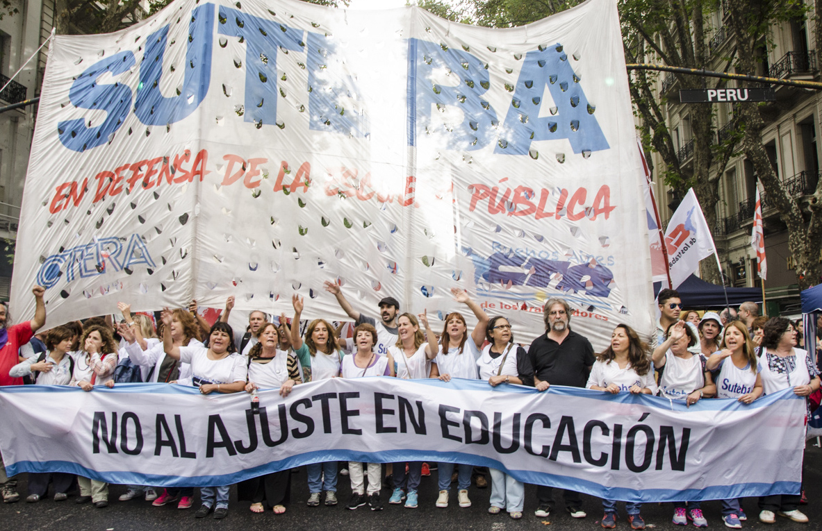 YASKY: "LA CLASE TRABAJADORA ESTÁ DE PIE, ESTÁ ENTERA, TIENE HISTORIA Y TIENE FUTURO"