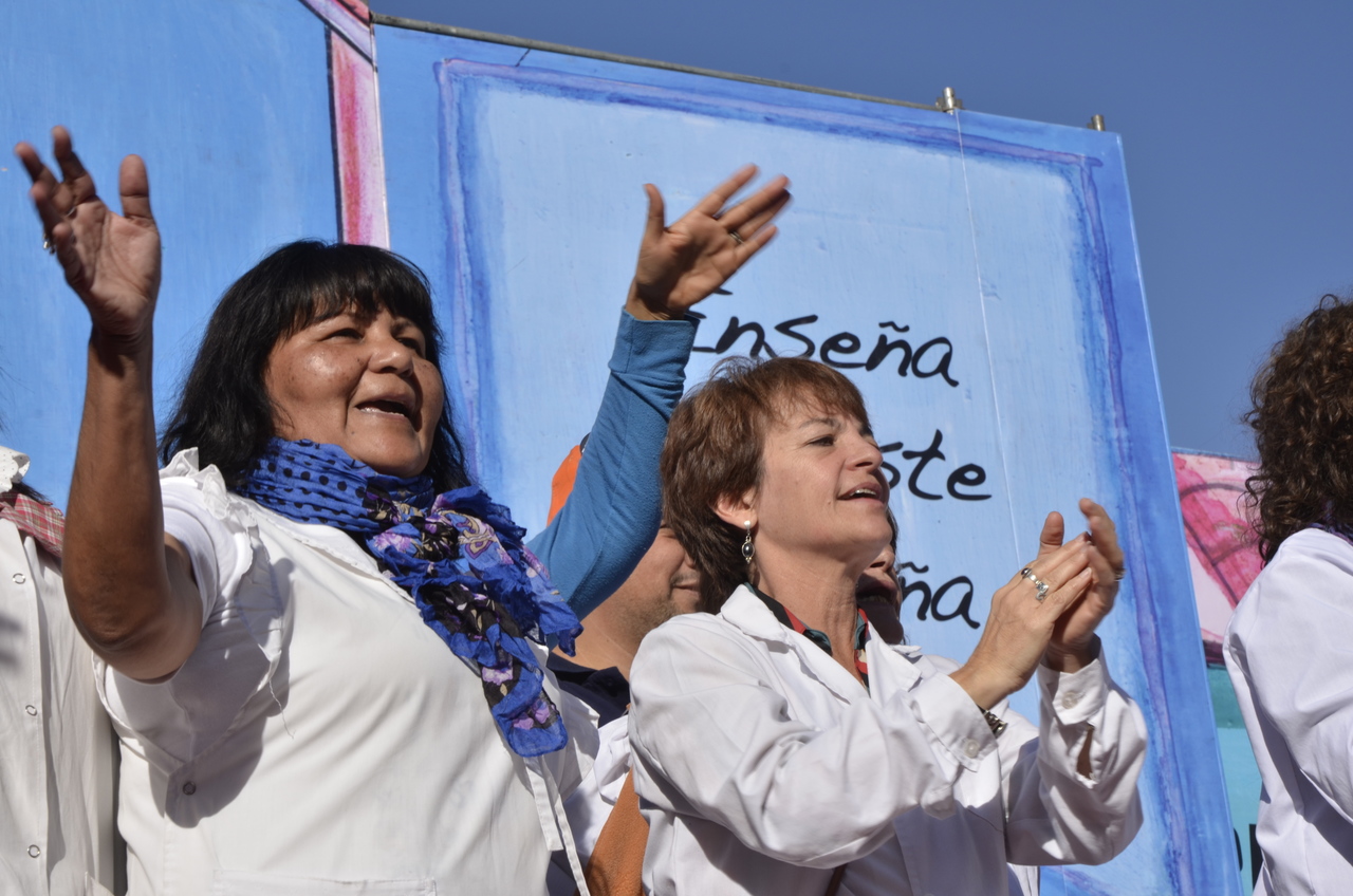 LA ESCUELA PÚBLICA ITINERANTE CONTINÚA CON MÁS FUERZA QUE NUNCA