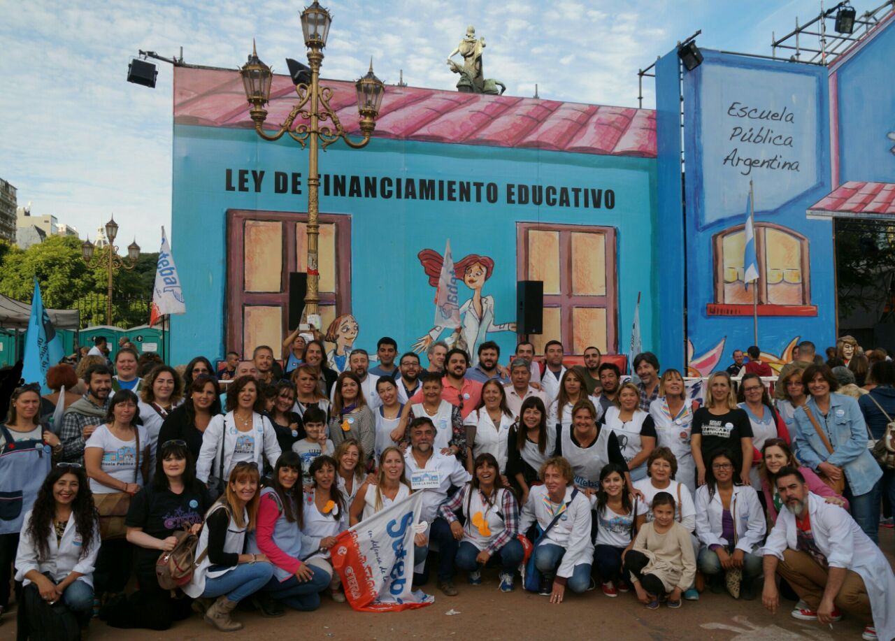 ESCUELA QUE EXPRESA NUESTRA LUCHA