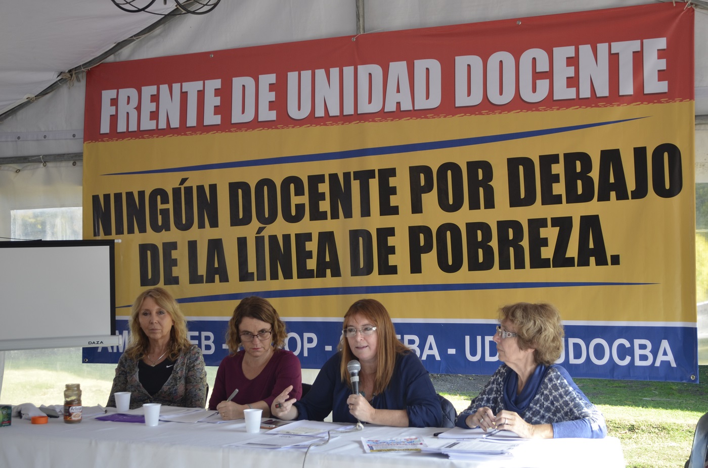 LA LUCHA POR LA EDUCACIÓN PÚBLICA: LA CARPA DE LA DIGNIDAD SIGUE CRECIENDO