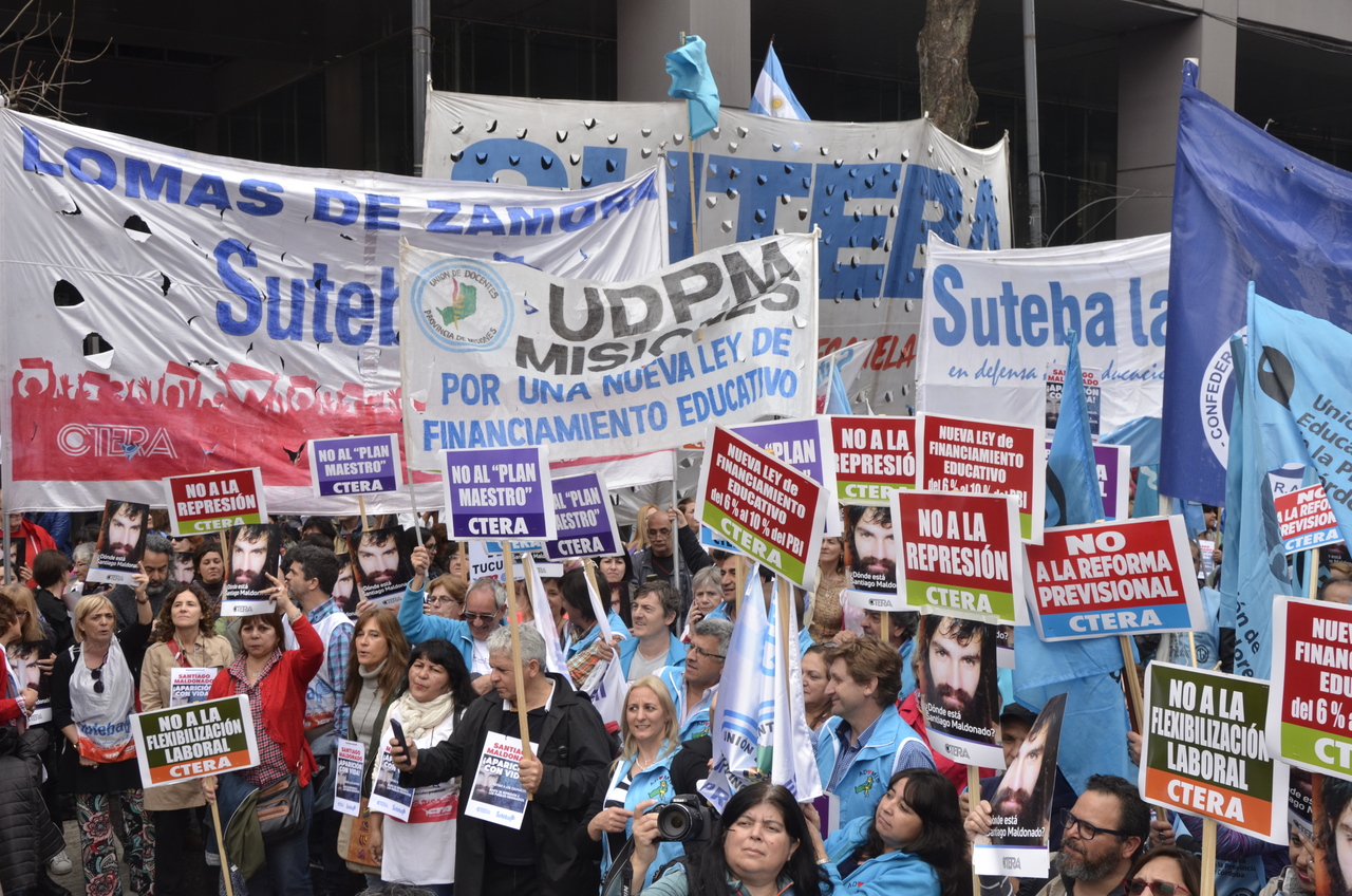 CTERA SE MOVILIZA CONTRA EL AJUSTE