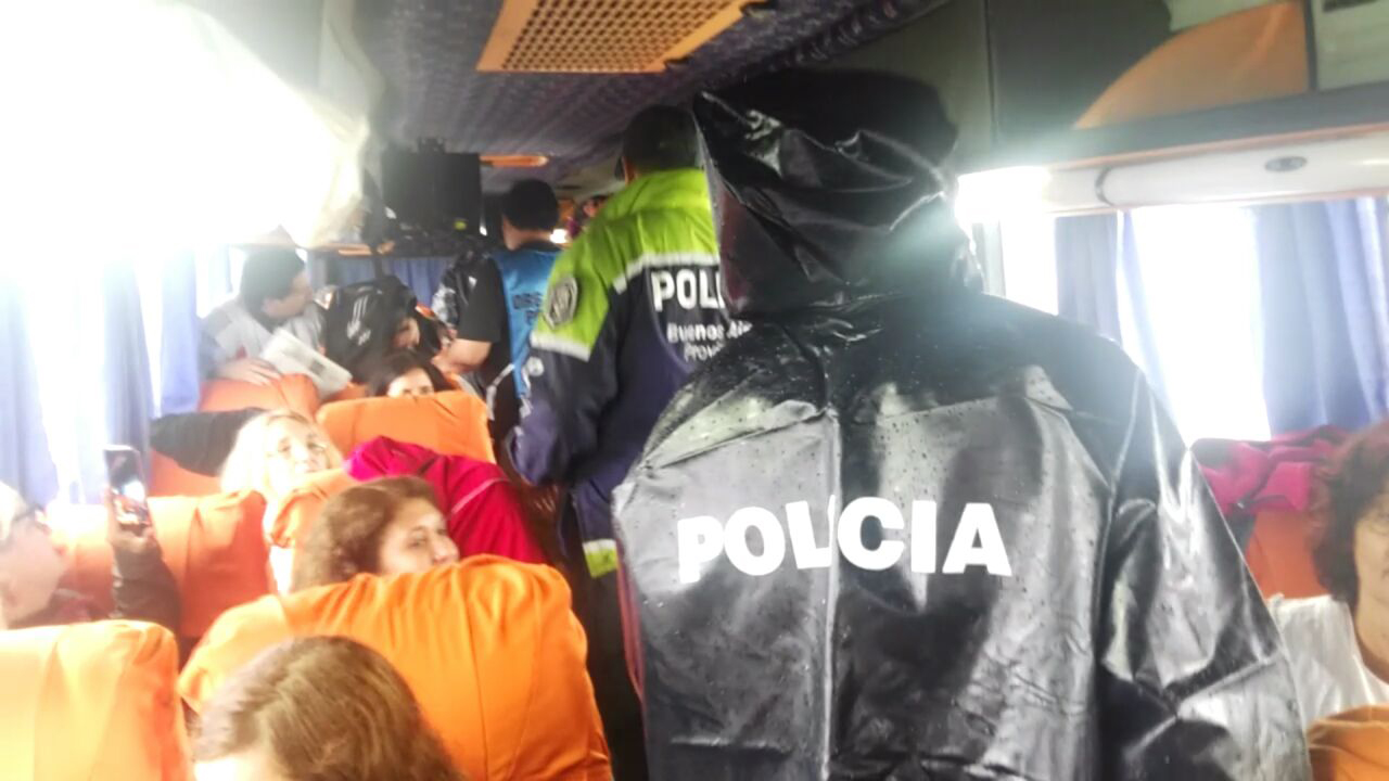 DENUNCIAMOS ACCIONAR POLICIAL QUE AMEDRENTA A QUIENES NOS QUEREMOS MANIFESTAR EN DEMOCRACIA