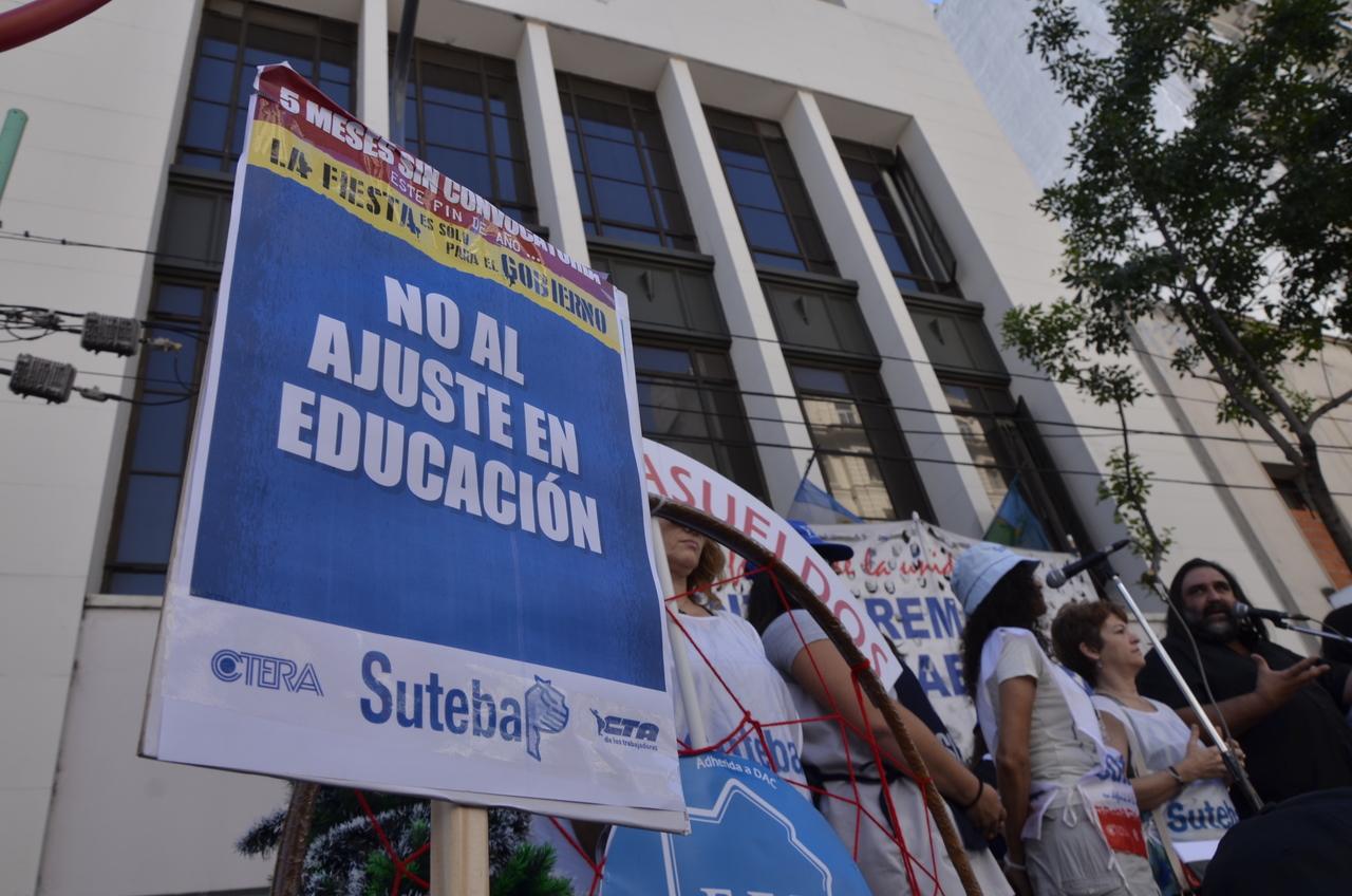 ¡SUTEBA RECHAZA EL CIERRE DE CURSOS!