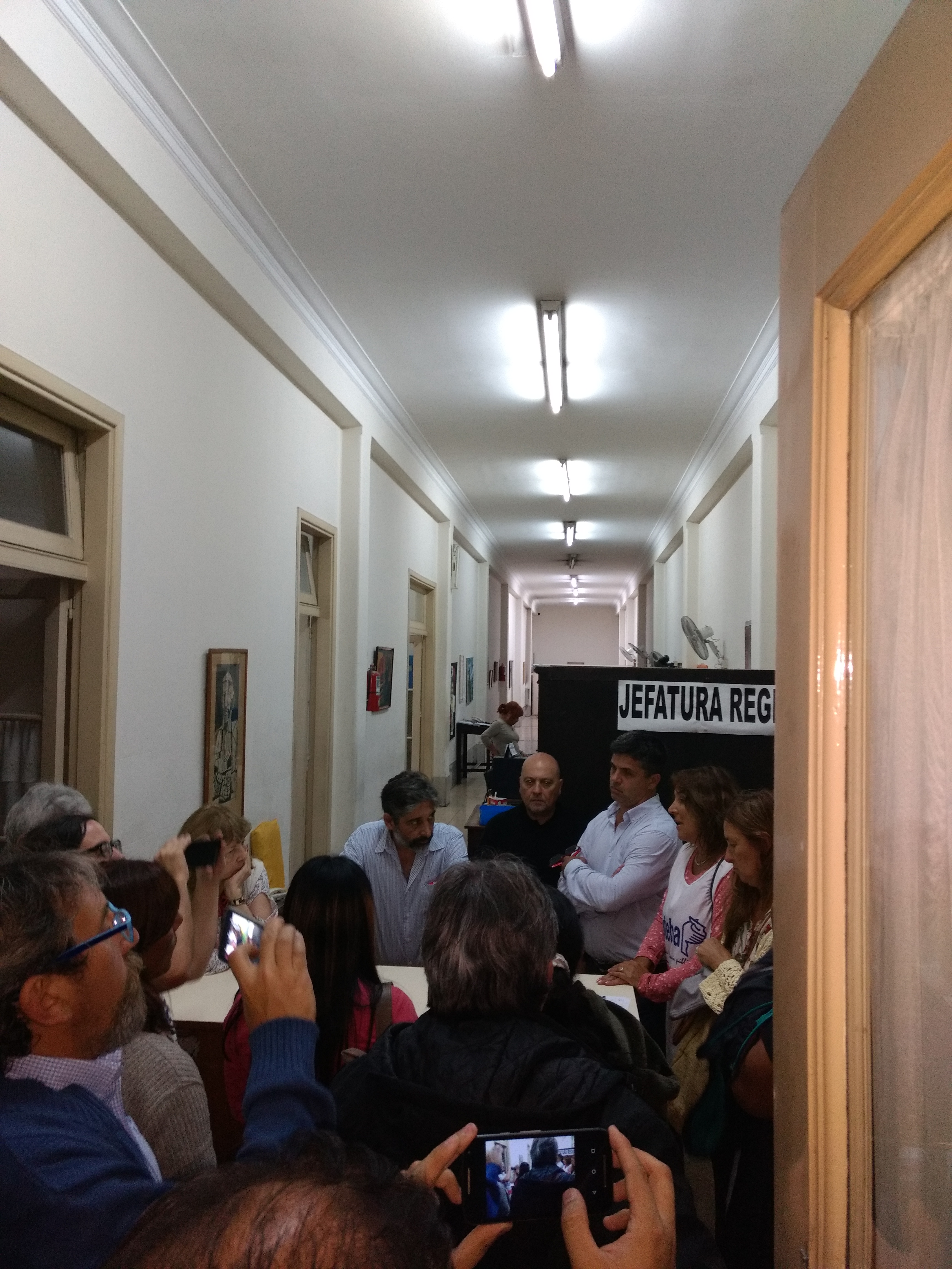 EL SUTEBA JUNTO A LA COMUNIDAD EXIGIÓ EL URGENTE NOMBRAMIENTO DE CARGOS EN LA REGIÓN II