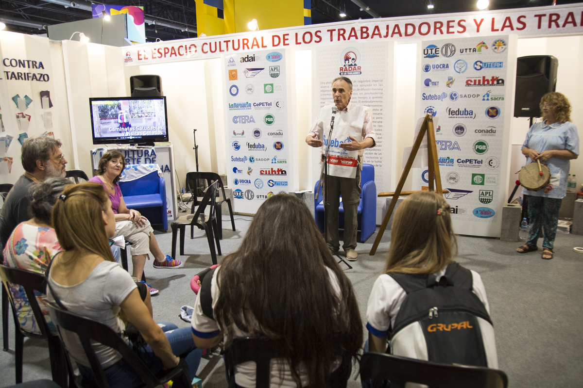 SUTEBA PRESENTE EN LA FERIA DEL LIBRO: "NARRACIÓN, CANTO Y JUEGO POR LA ESCUELA PÚBLICA"