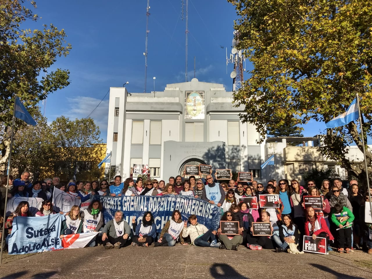 LXS DOCENTES BONAERENSES RECIBIMOS A LXS MAESTRXS DE TODO EL PAÍS