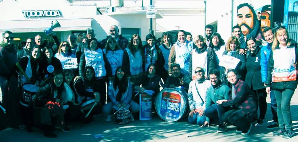 22/5 VOLANTEADA POR LA ESCUELA PÚBLICA