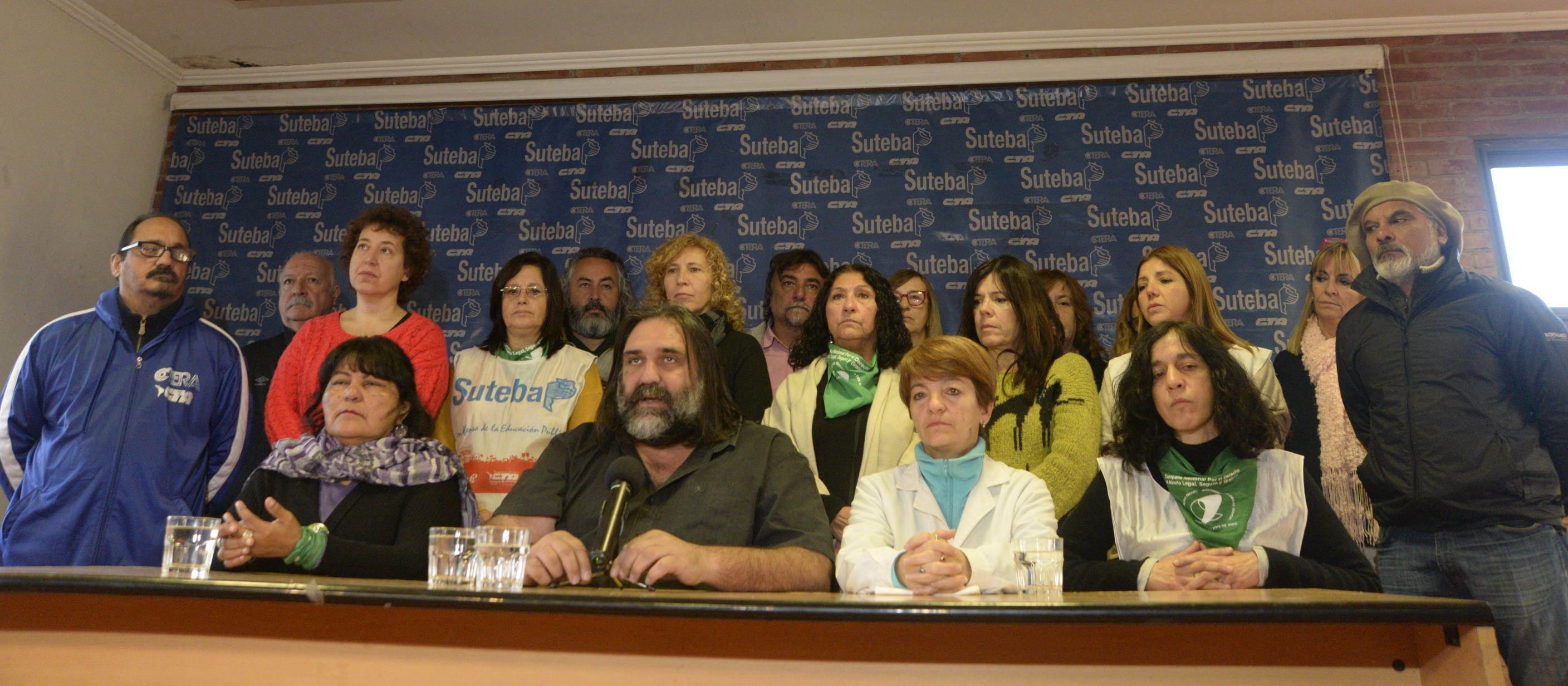 BARADEL: "HAY DESIDIA EN LA PROVINCIA, LA EDUCACIÓN PÚBLICA NO PUEDE ESPERAR"