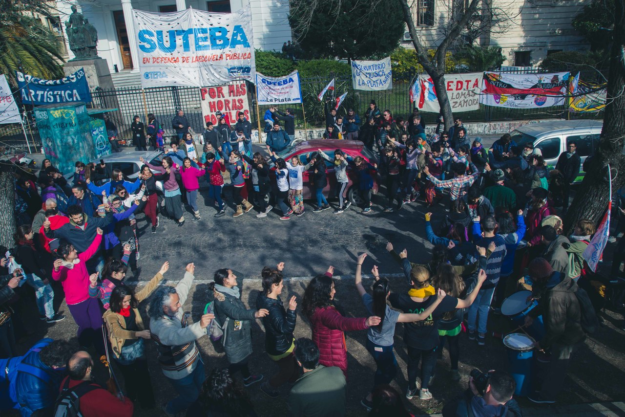 2º LUCHARTE: PROTESTA CON INTERVENCIONES ARTÍSTICAS