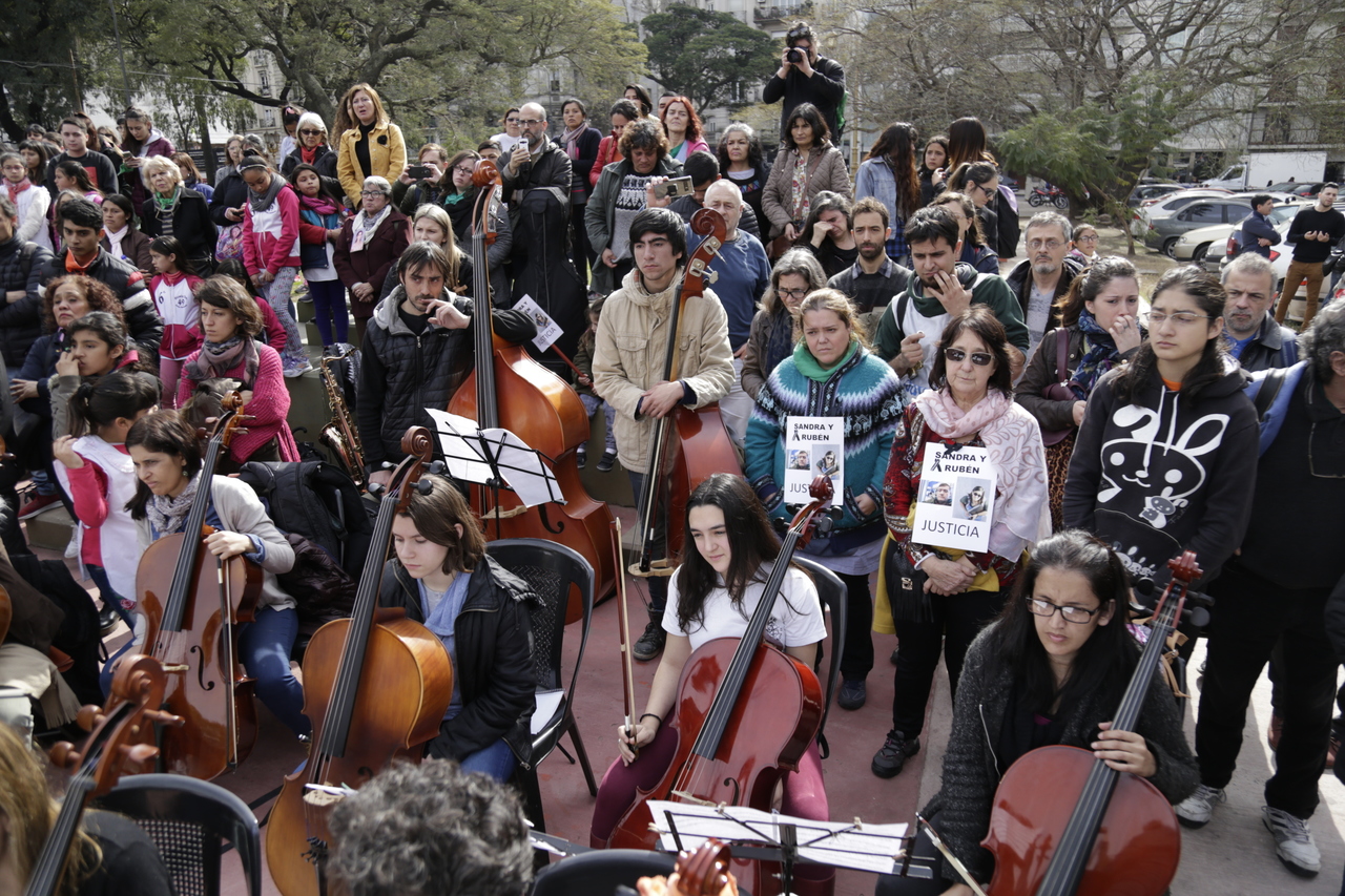 HOMENAJE DE LAS ORQUESTAS INFANTILES Y JUVENILES A SANDRA Y RUBÉN