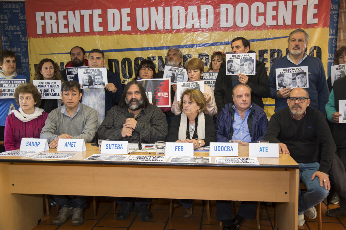 15/08 11 HS. MOVILIZACIÓN A LA DGCYE POR INFRAESTRUCTURA Y COMEDORES ESCOLARES