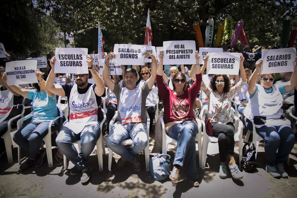 RADIO ABIERTA EN EL MARCO DEL CONTUNDENTE PARO: ¡NO AL PRESUPUESTO DEL AJUSTE!