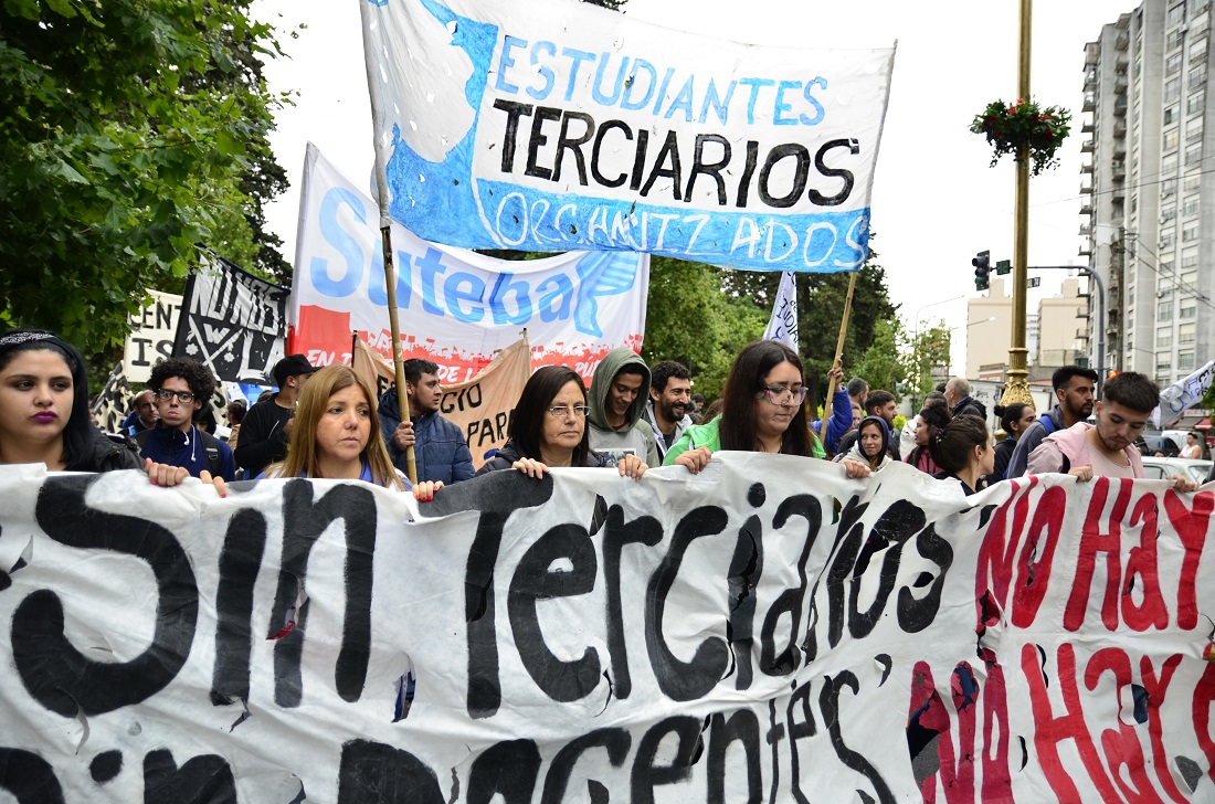 MOVILIZACIÓN EN DEFENSA DE LA EDUCACIÓN SUPERIOR: ¡LOS TERCIARIOS NO SE TOCAN!