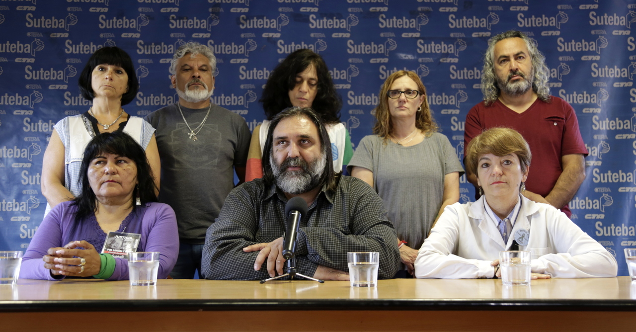 PERSECUCIÓN A TRABAJADORXS DE LA EDUCACIÓN: "ESTO EN GOBIERNOS DEMOCRÁTICOS NO SUCEDÍA"
