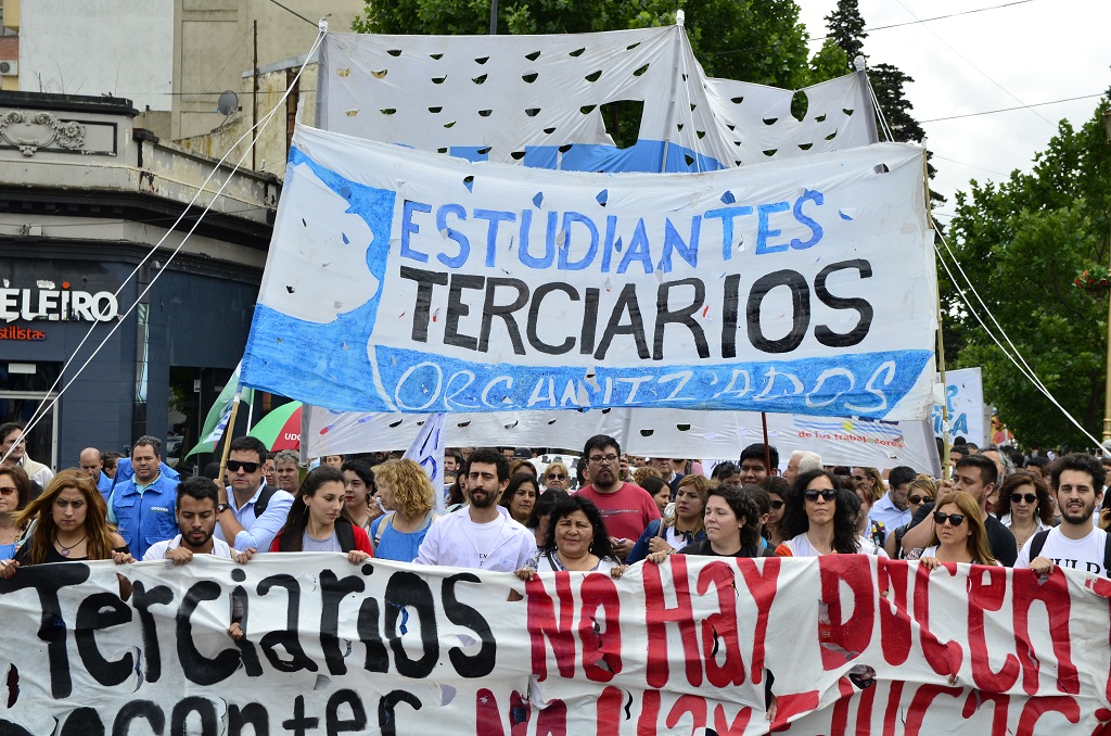 LA ACREDITACIÓN DE LOS ISFD, UN NUEVO FRENTE DE AJUSTE