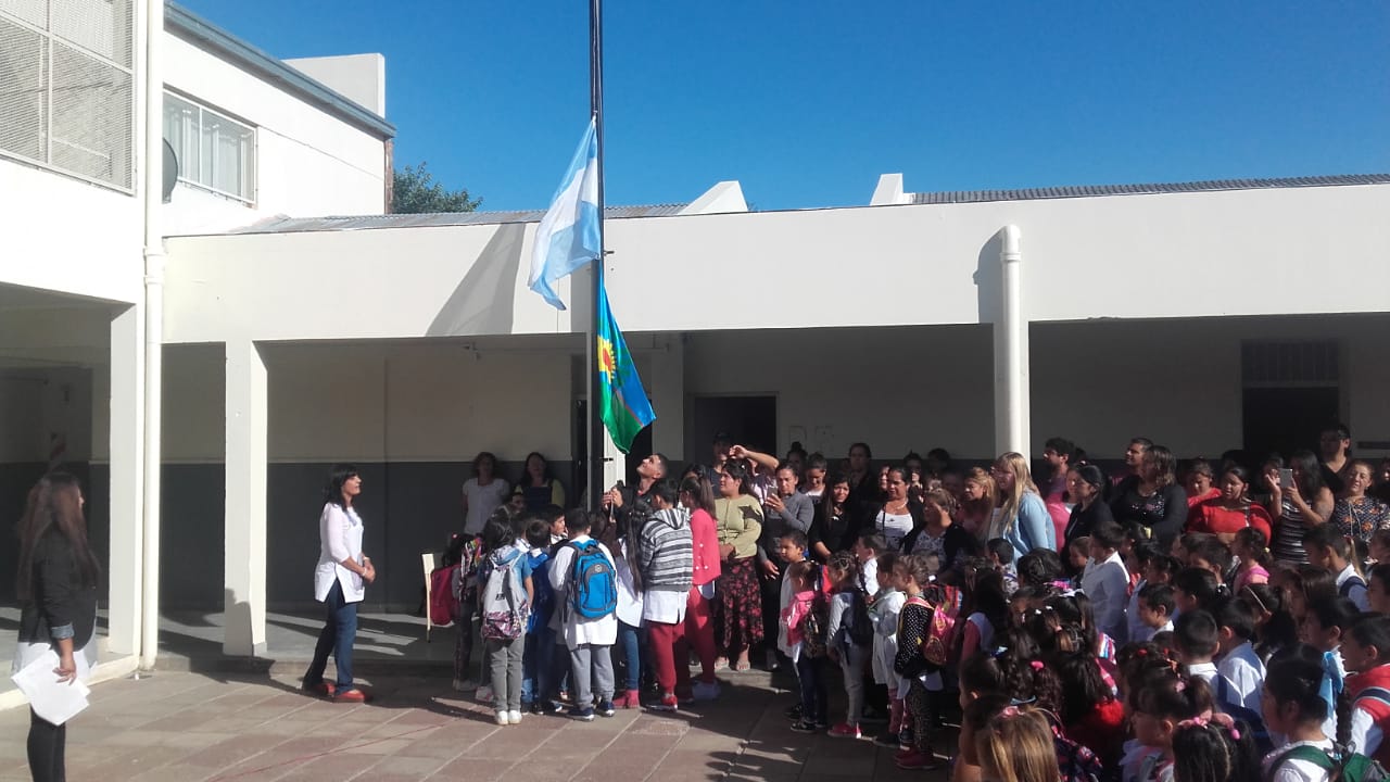 POR LA LUCHA, LA ORGANIZACIÓN Y LA UNIDAD: VUELTA A CLASES EN LA ESCUELA 49. SANDRA Y RUBÉN: ¡PRESENTES!