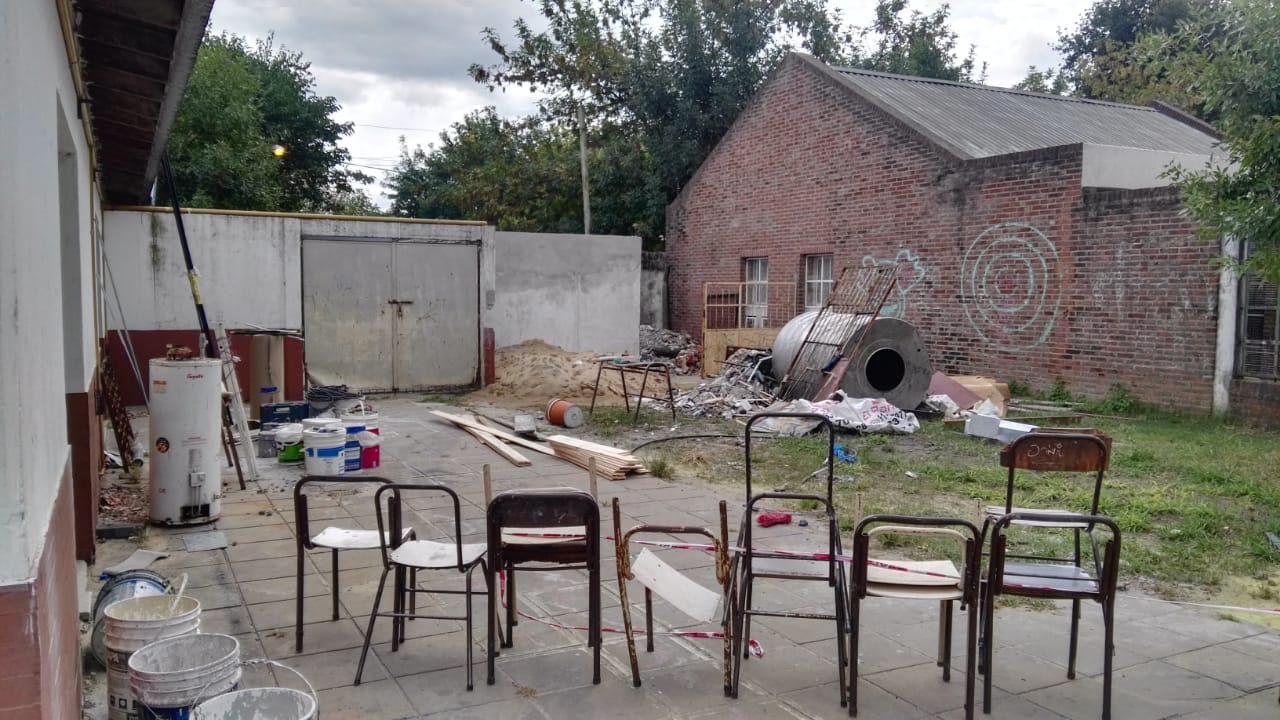 Escuela Primaria MORENO