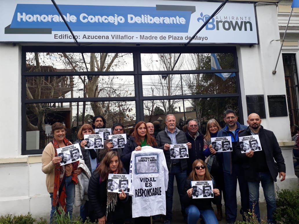 ALMIRANTE BROWN EN MEMORIA DE SANDRA Y RUBÉN