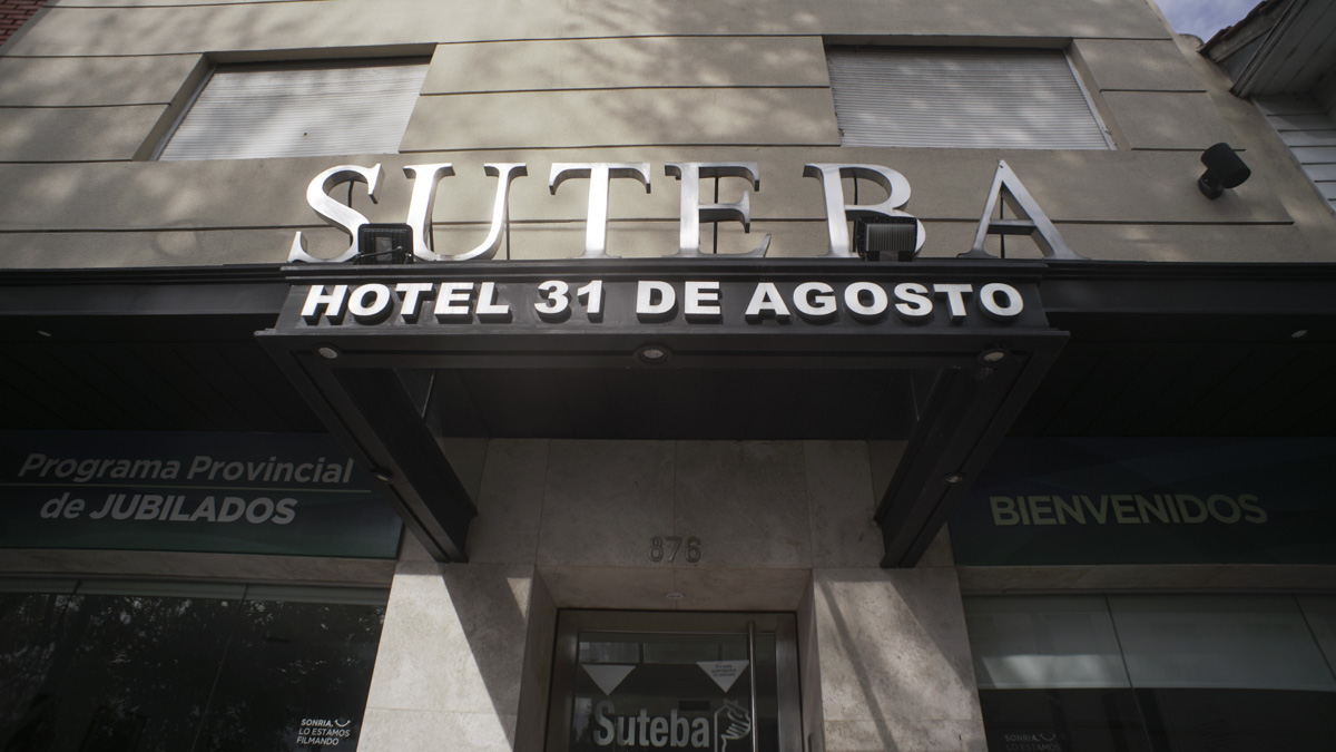 ¿CÓMO TOMAR UN SERVICIO DE TURISMO?