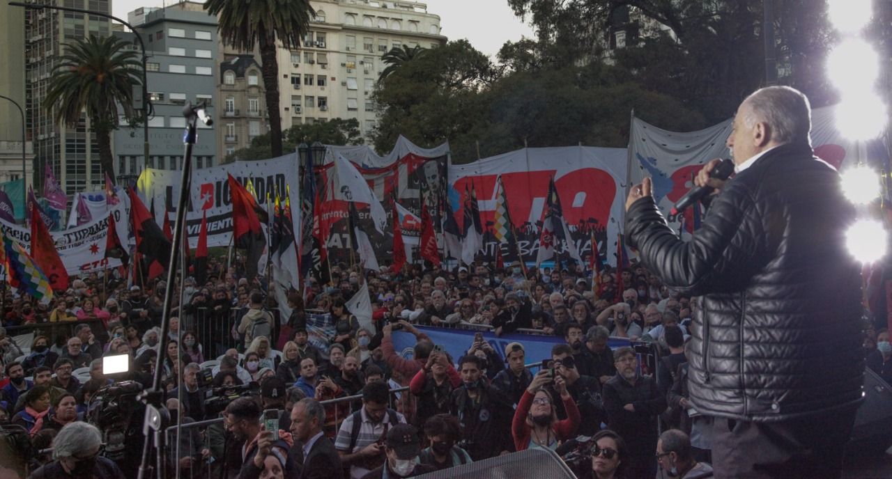 JUNTO A LA CTA, EL SUTEBA MARCHÓ HACIA LA CORTE POR UNA JUSTICIA INDEPENDIENTE
