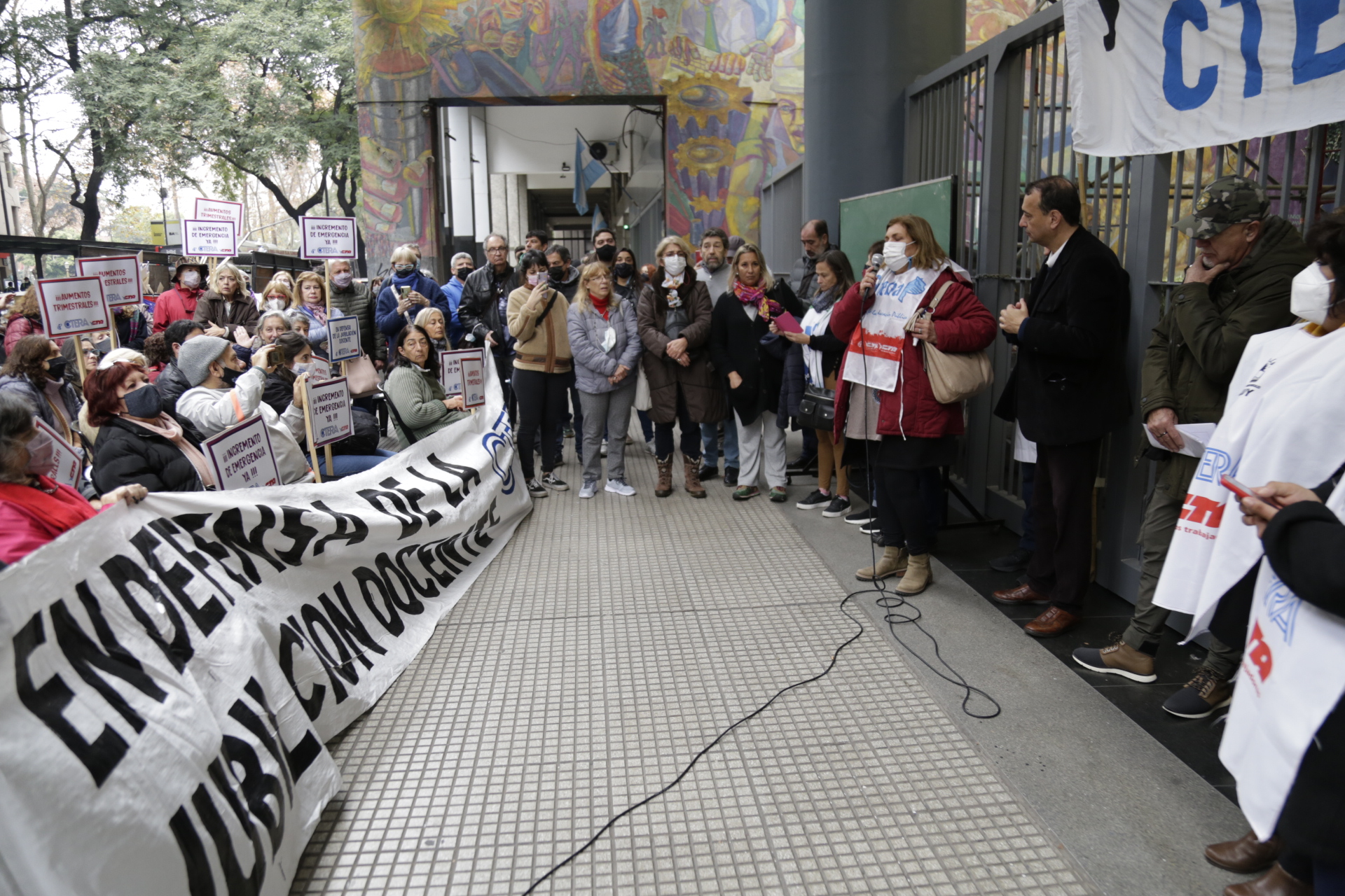 CTERA Y SUTEBA EN DEFENSA DE LA JUBILACIÓN DOCENTE NACIONAL - Suteba