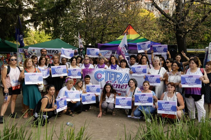 ASAMBLEA FEMINISTA DE MUJERES Y DIVERSIDADES: SUTEBA PRESENTE