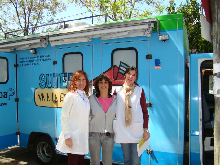 Alejandra y equipo de salud
