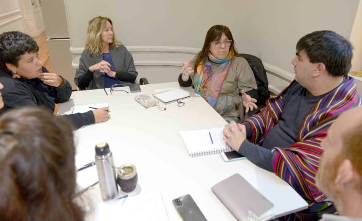 <p>REUNIÓN DE LA SECRETARÍA DE IGUALDAD DE GÉNEROS Y DIVERSIDADES CON EL INADI</p>